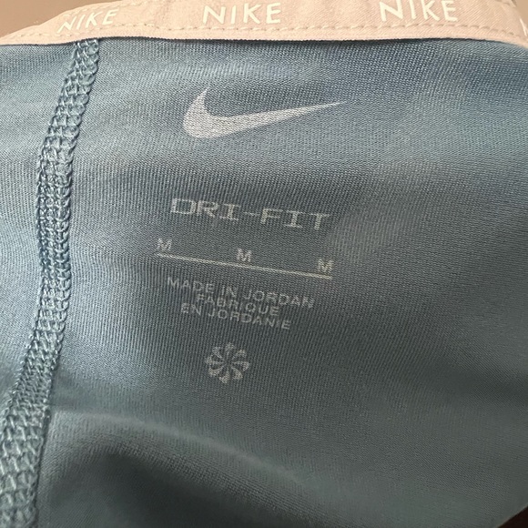 Nike Dri Fit - Picture 3 of 3